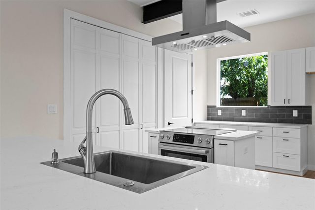 3613 Munson ST, Austin, TX 78721