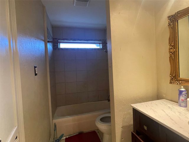 9801 Hillsboro Drive, Shreveport, LA 71118