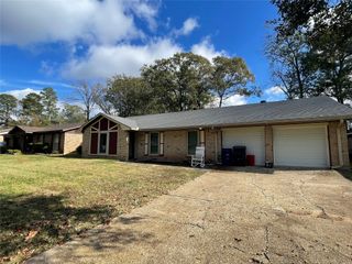 9801 Hillsboro Drive, Shreveport, LA 71118
