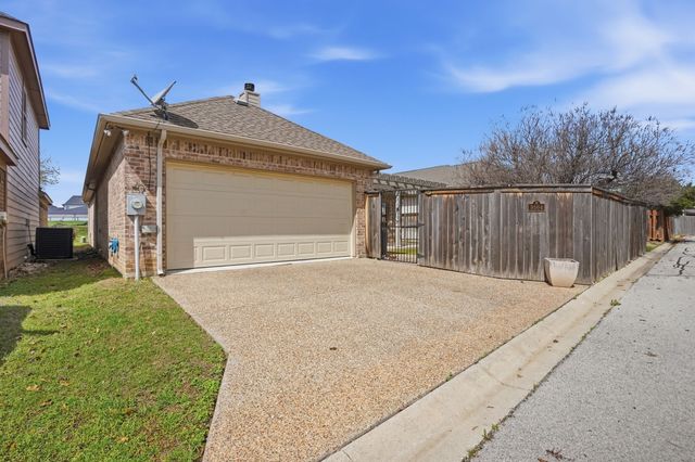 9504 Landing Way, Fort Worth, TX 76179
