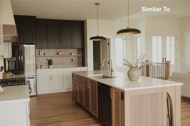 9001 Timberwood Drive, Johnston, IA 50131