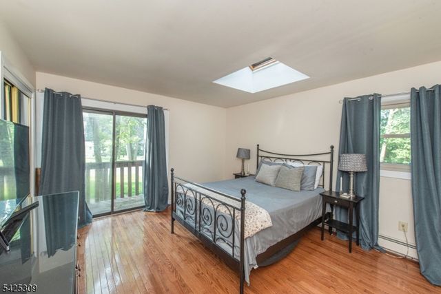 110 Unger Ave, Hopatcong Boro, NJ 07874