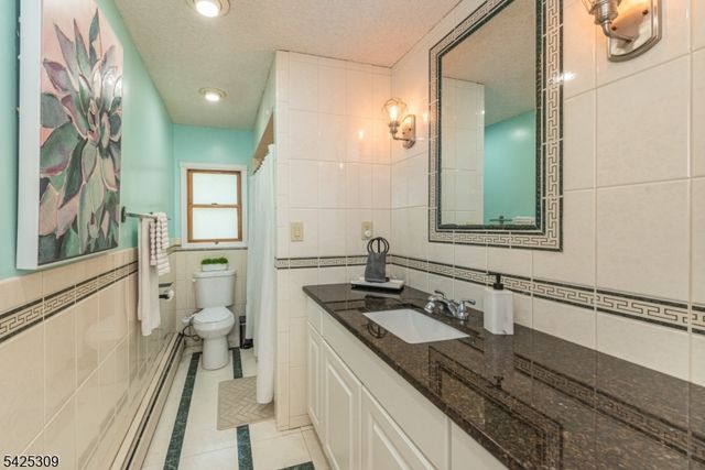 110 Unger Ave, Hopatcong Boro, NJ 07874