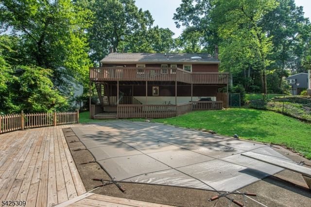 110 Unger Ave, Hopatcong Boro, NJ 07874