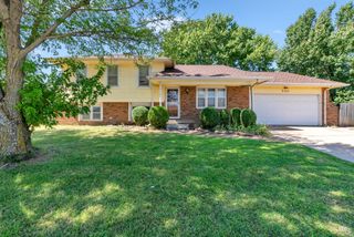 505 E Derby Hills Dr, Derby, KS 67037