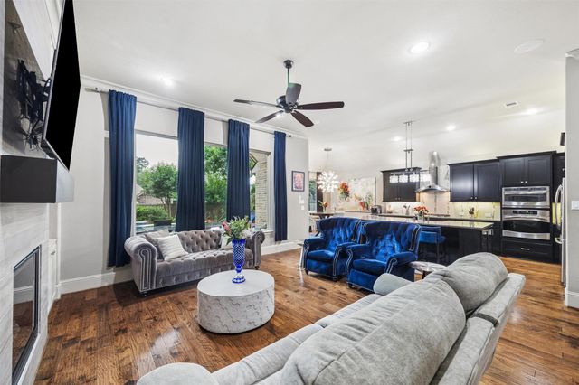 23 Little Falls Place, Tomball, TX 77375