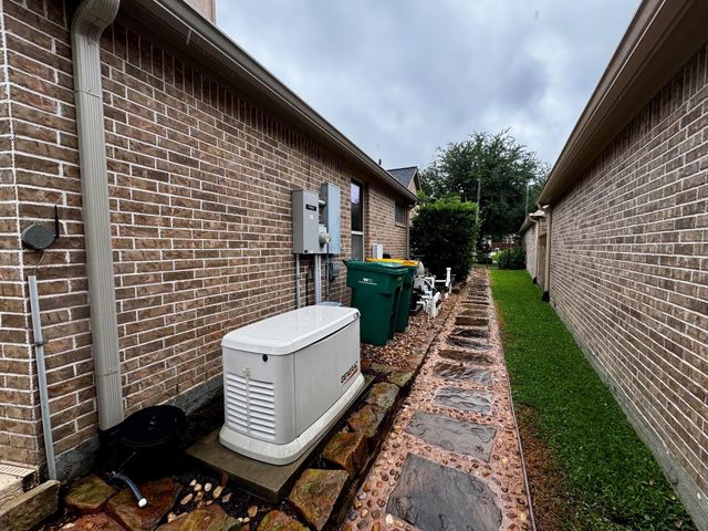 23 Little Falls Place, Tomball, TX 77375
