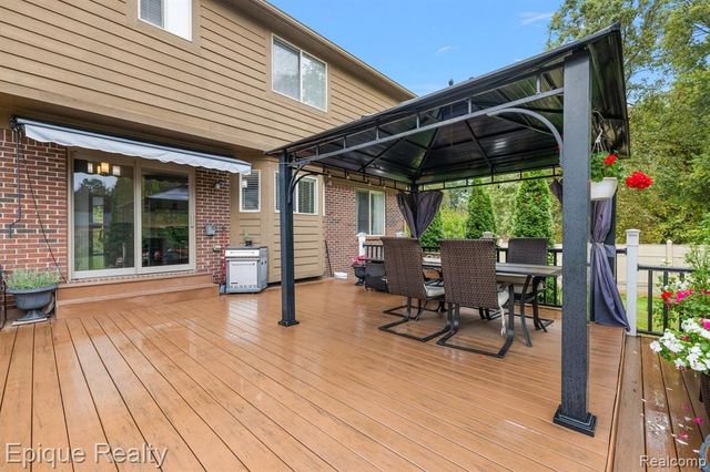 4527 Rochester Road, Troy, MI 48085