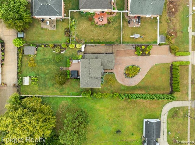 4527 Rochester Road, Troy, MI 48085