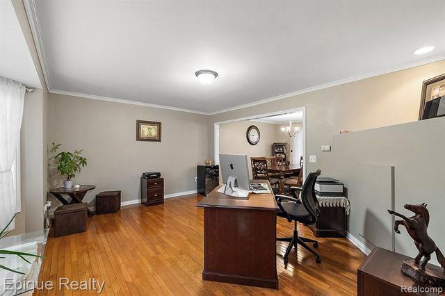 4527 Rochester Road, Troy, MI 48085