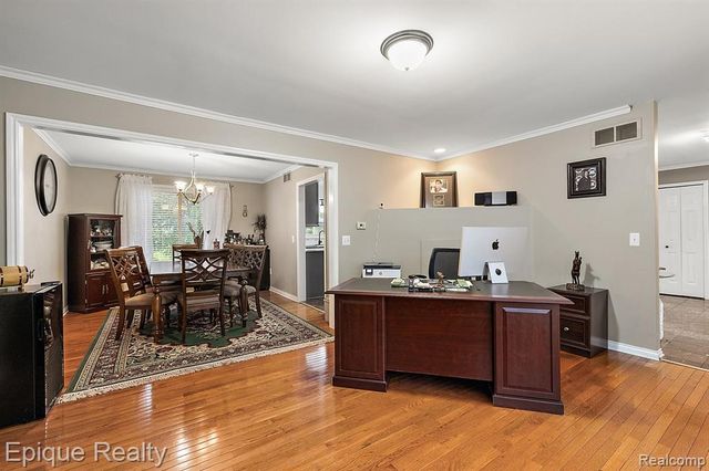 4527 Rochester Road, Troy, MI 48085