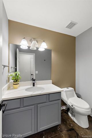 4527 Rochester Road, Troy, MI 48085