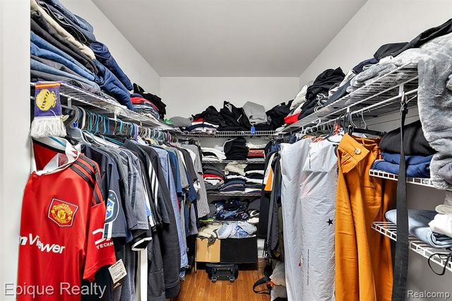 4527 Rochester Road, Troy, MI 48085