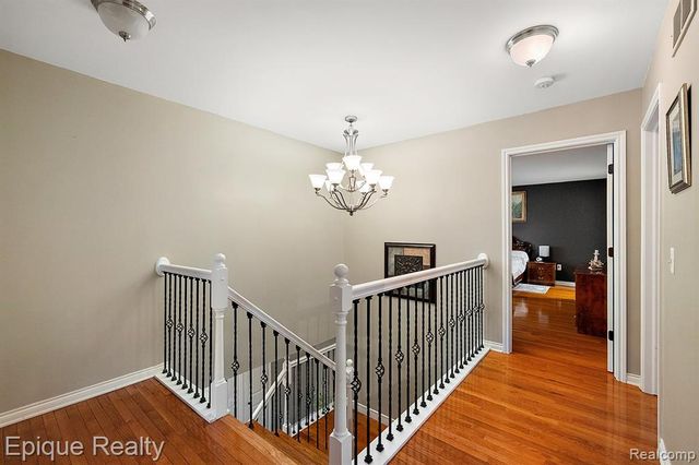 4527 Rochester Road, Troy, MI 48085