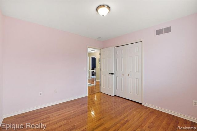 4527 Rochester Road, Troy, MI 48085