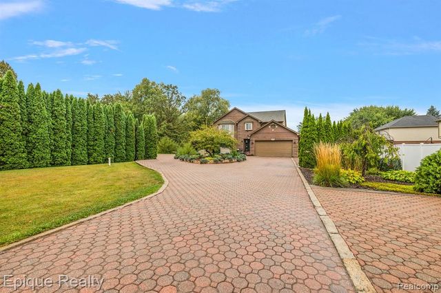 4527 Rochester Road, Troy, MI 48085