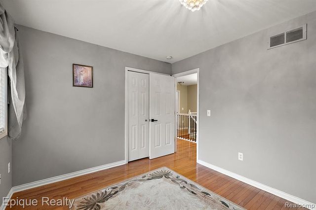 4527 Rochester Road, Troy, MI 48085