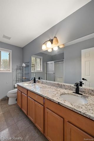 4527 Rochester Road, Troy, MI 48085