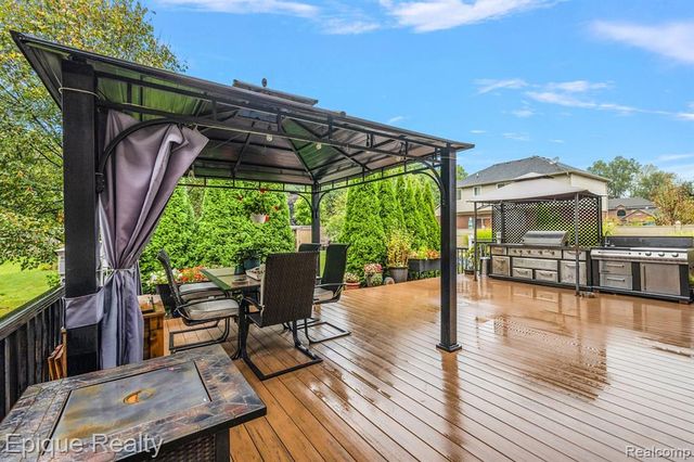 4527 Rochester Road, Troy, MI 48085