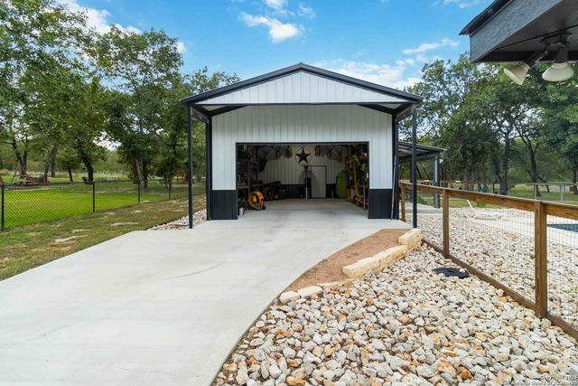 230 Cibolo Way, La Vernia, TX 78121