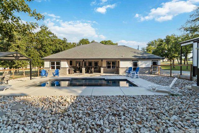 230 Cibolo Way, La Vernia, TX 78121