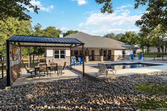 230 Cibolo Way, La Vernia, TX 78121