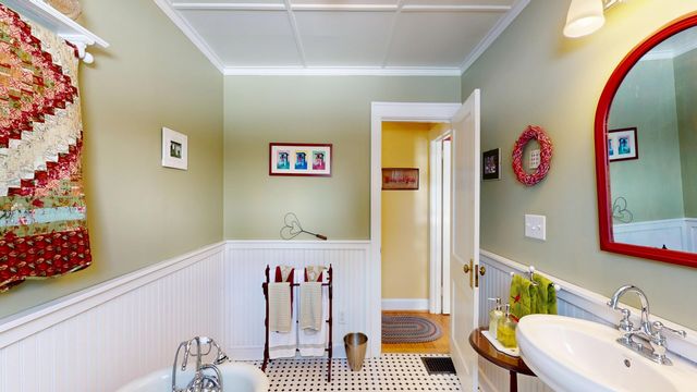 371 Weybridge Street, Middlebury, VT 05753