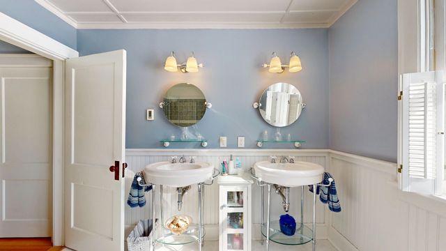 371 Weybridge Street, Middlebury, VT 05753