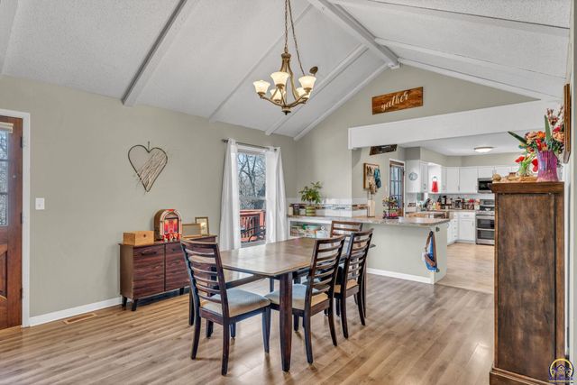 5706 SW 31st Ter, Topeka, KS 66614