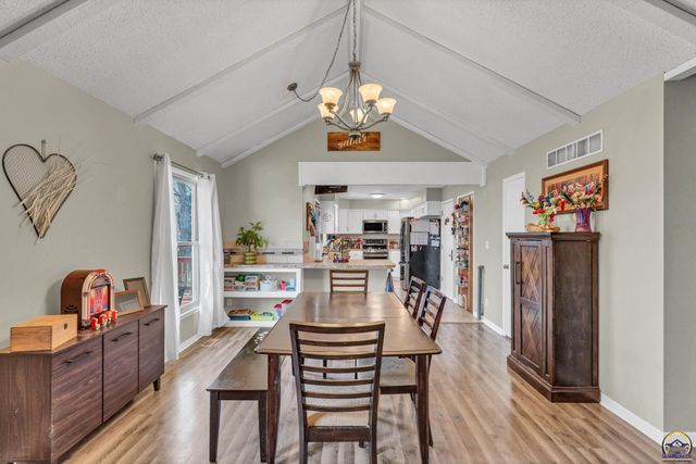 5706 SW 31st Ter, Topeka, KS 66614