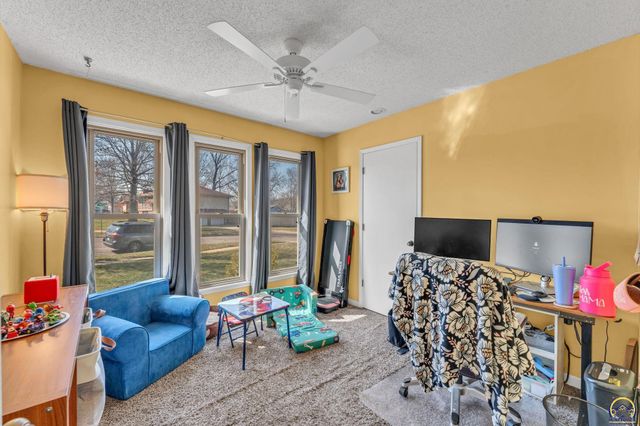 5706 SW 31st Ter, Topeka, KS 66614