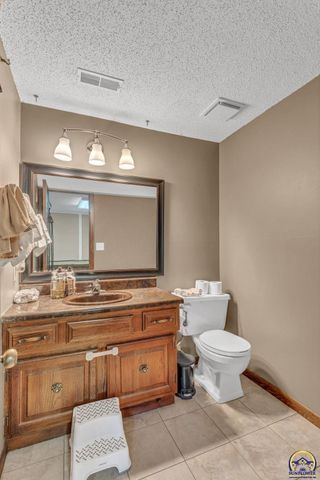 5706 SW 31st Ter, Topeka, KS 66614