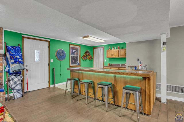 5706 SW 31st Ter, Topeka, KS 66614