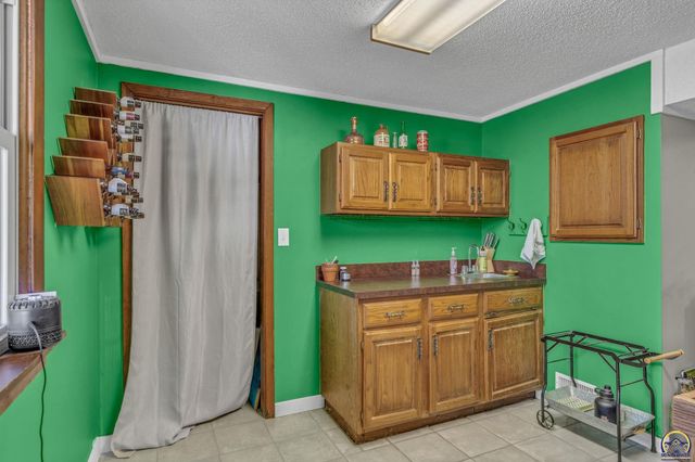 5706 SW 31st Ter, Topeka, KS 66614