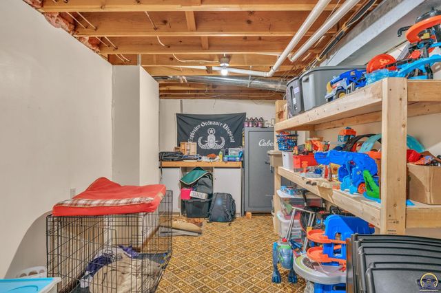 5706 SW 31st Ter, Topeka, KS 66614