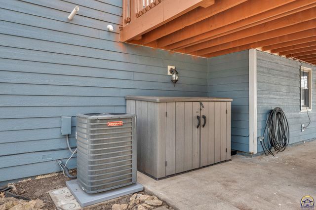 5706 SW 31st Ter, Topeka, KS 66614