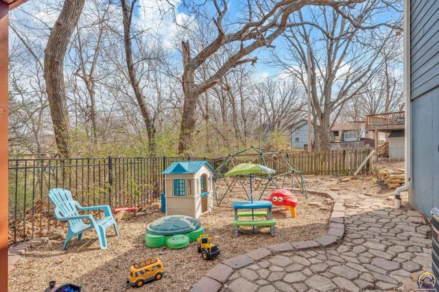 5706 SW 31st Ter, Topeka, KS 66614