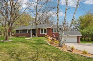 W279N2140 Prospect AVENUE, Pewaukee, WI 53072