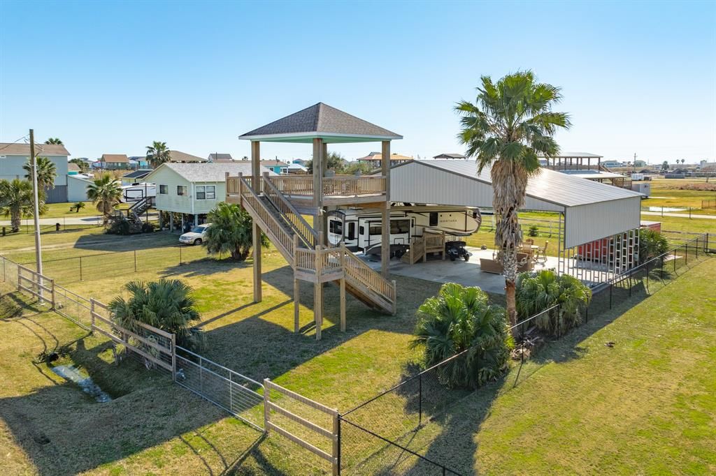 951 & 953 Kahla Drive, Crystal Beach, TX 77650