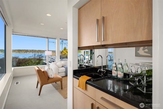 3903 48th Avenue S, Seattle, WA 98118