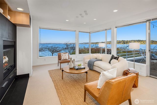 3903 48th Avenue S, Seattle, WA 98118