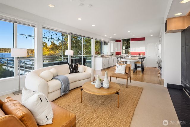 3903 48th Avenue S, Seattle, WA 98118