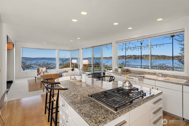 3903 48th Avenue S, Seattle, WA 98118