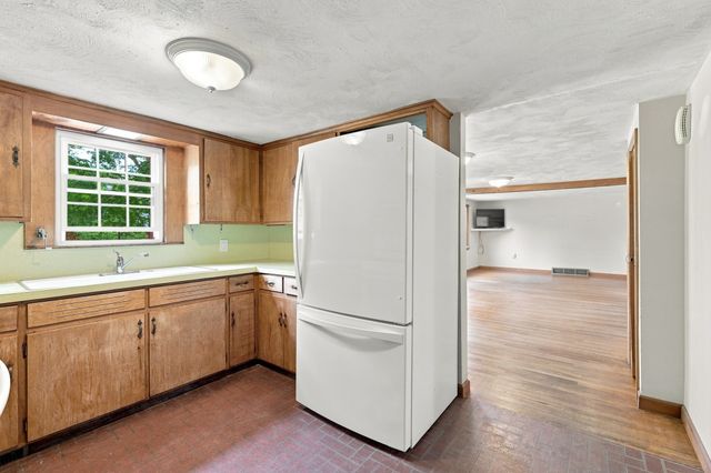 200 Hockanum Rd, Hadley, MA 01035
