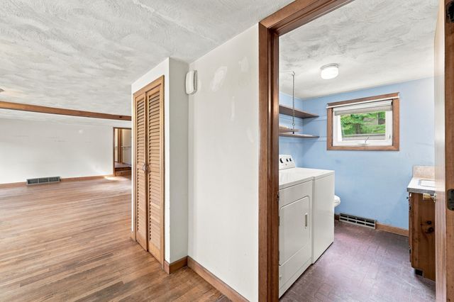 200 Hockanum Rd, Hadley, MA 01035