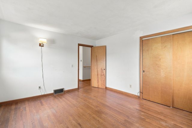 200 Hockanum Rd, Hadley, MA 01035
