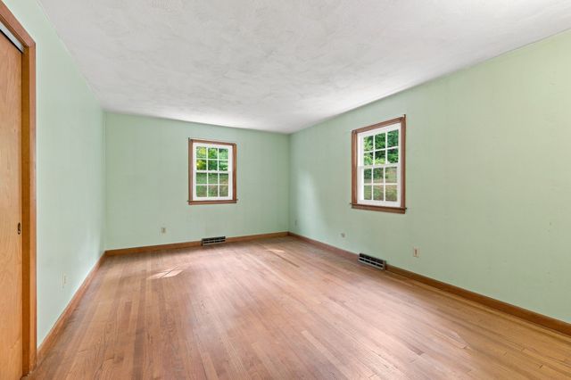 200 Hockanum Rd, Hadley, MA 01035