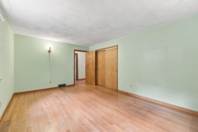 200 Hockanum Rd, Hadley, MA 01035