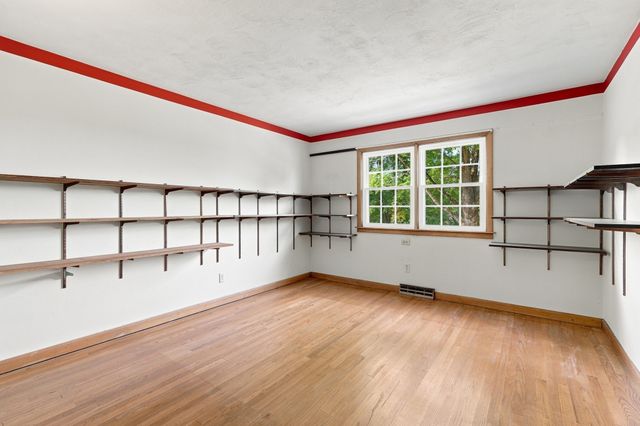 200 Hockanum Rd, Hadley, MA 01035