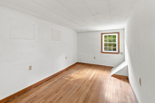 200 Hockanum Rd, Hadley, MA 01035